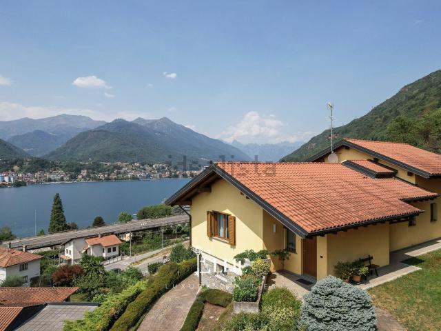 Case e ville in vendita di 231 m² in Via Agrano, 7