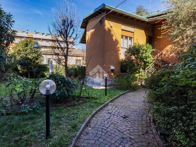Case e ville in vendita di 231 m² in Via Wolfgang Amadeus Mozart, 5