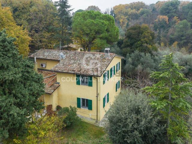 Case e ville in vendita di 231 m² in Strada dei Canneti, 7
