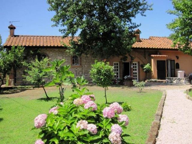 Case e ville in vendita di 232 m²