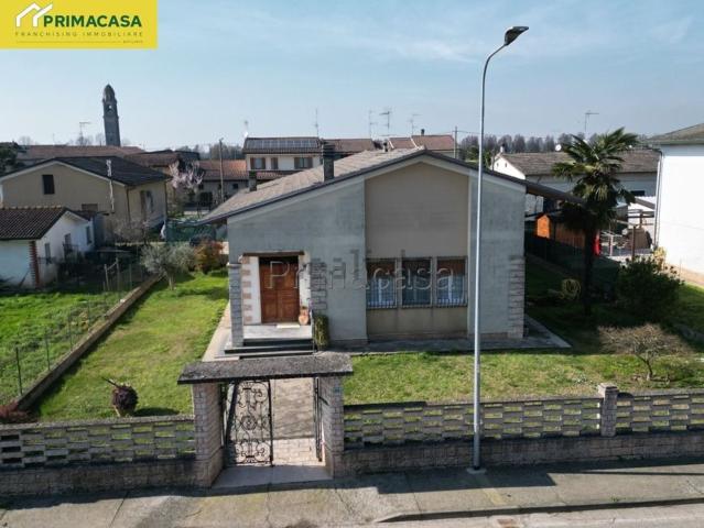 Case e ville in vendita di 232 m² in Via Aldo Moro