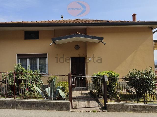 Case e ville in vendita di 232 m² in Via Italia, 17