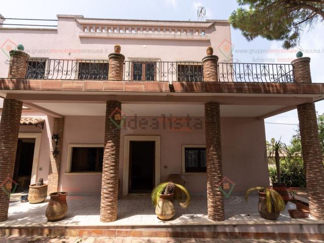 Case e ville in vendita di 233 m²