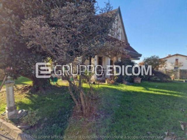 Case e ville in vendita di 233 m² in Via Campagna