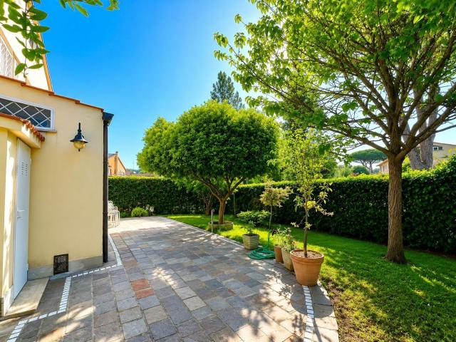 Case e ville in vendita di 233 m² in Viale Alessandro Magno