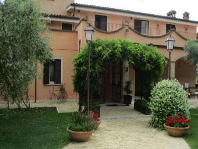 Case e ville in vendita di 2341 m² in Via Moncocitto, 2