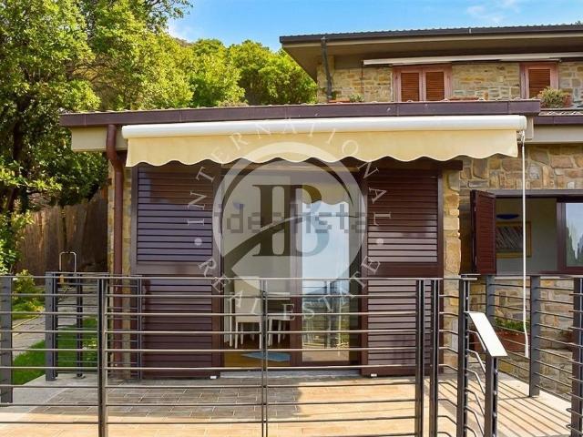 Case e ville in vendita di 234 m²