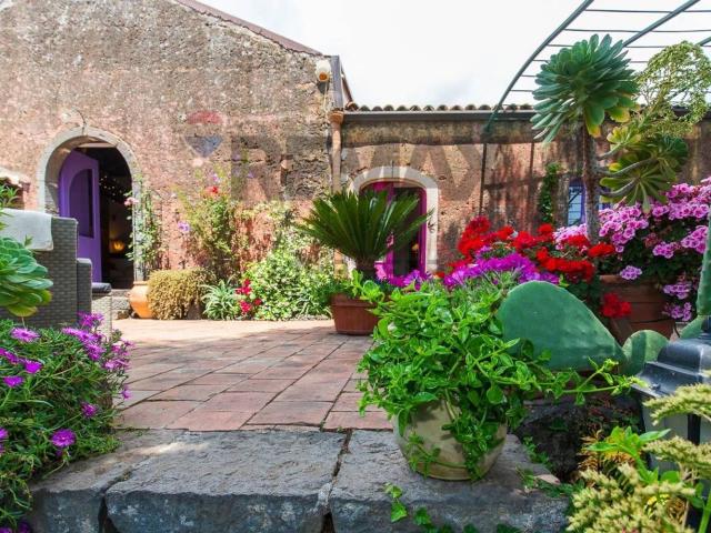 Case e ville in vendita di 234 m² in Via Cozzarelli, 91