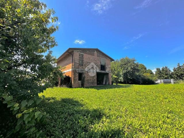 Case e ville in vendita di 234 m² in Via Adige, 21