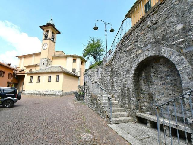 Case e ville in vendita di 234 m² in Via della Piana, 15