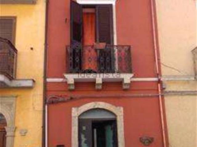 Case e ville in vendita di 234 m² in Via Umberto I