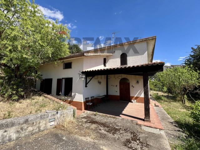 Case e ville in vendita di 234 m² in Contrada Accia