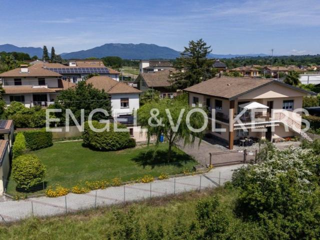 Case e ville in vendita di 235 m² in Via Mozart, 7
