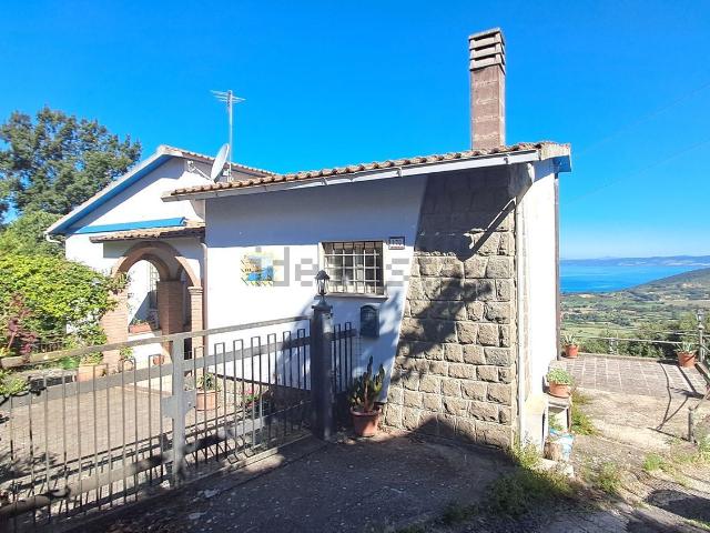 Case e ville in vendita di 235 m² in Via Mosse