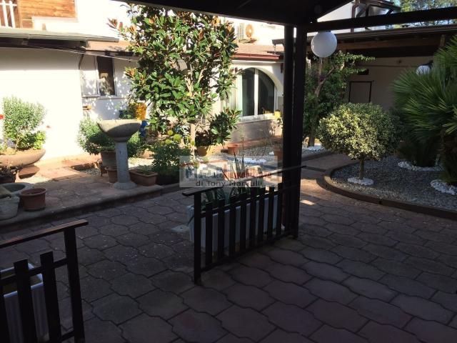 Case e ville in vendita di 235 m² in Contrada Lagogemolo, 56
