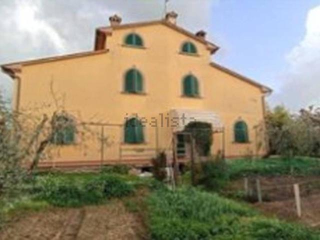 Case e ville in vendita di 235 m² in Località Rigutino Ovest, 187