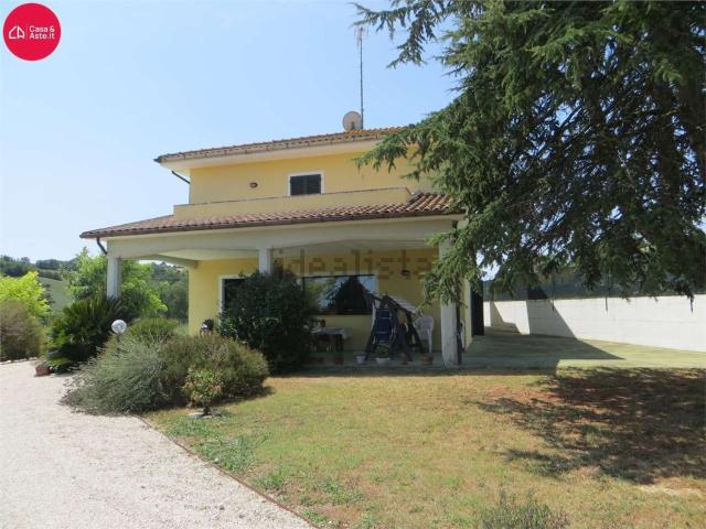 Case e ville in vendita di 235 m² in Strada Ete, 4