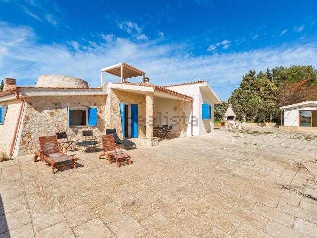 Case e ville in vendita di 235 m² in Strada Provinciale 339