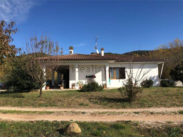 Case e ville in vendita di 235 m² in Strada Vicinale Santa Maria di Roncione