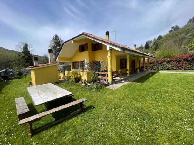 Case e ville in vendita di 236 m²