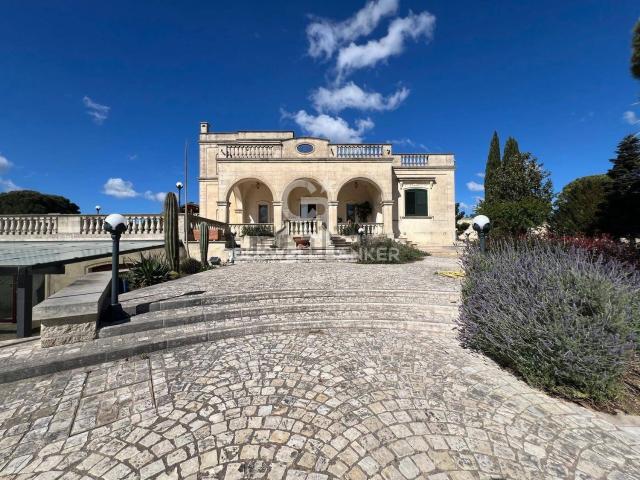 Case e ville in vendita di 236 m² in Via 24 Maggio