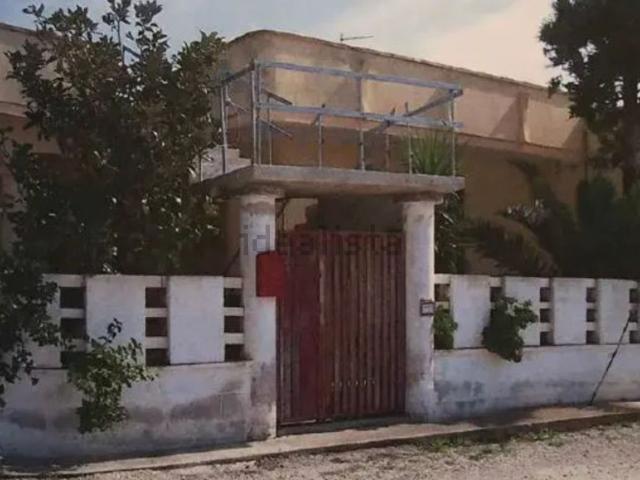 Case e ville in vendita di 236 m² in Via Amilcare Ponchielli