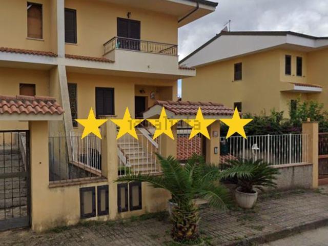 Case e ville in vendita di 236 m² in Via dei Sanniti