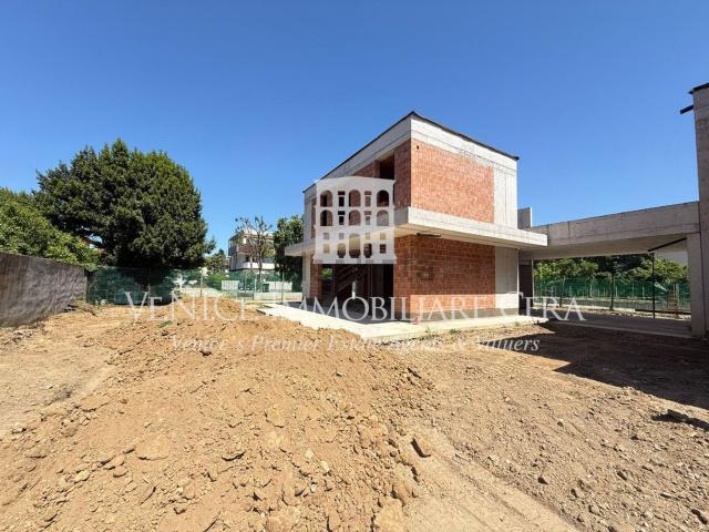 Case e ville in vendita di 236 m² in Via Olme