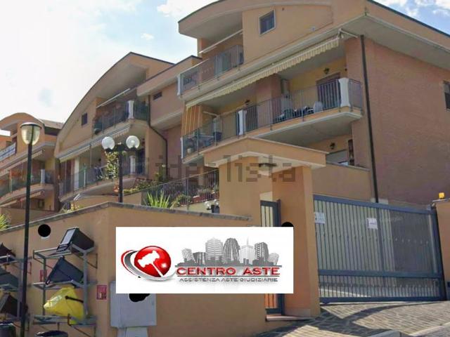 Case e ville in vendita di 236 m² in Via Luigi Cardone