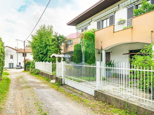 Case e ville in vendita di 236 m² in Via per Premezzo, 16