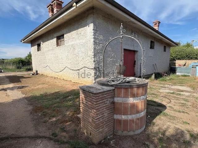Case e ville in vendita di 237 m² in Via Granieri, 9