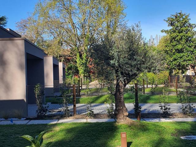 Case e ville in vendita di 238 m² in Via Guglielmo Marconi