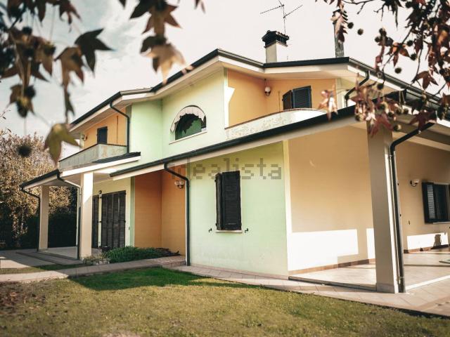 Case e ville in vendita di 238 m² in Via della Fornace, 10