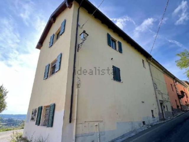 Case e ville in vendita di 238 m² in Via Fulvio Mazzucco