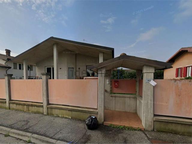 Case e ville in vendita di 238 m² in Via P. Borsellino, 32