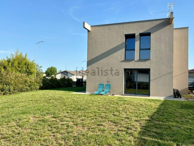 Case e ville in vendita di 238 m² in Via Padovana, 148