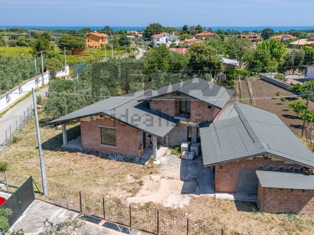 Case e ville in vendita di 238 m² in Via Pian del Lago