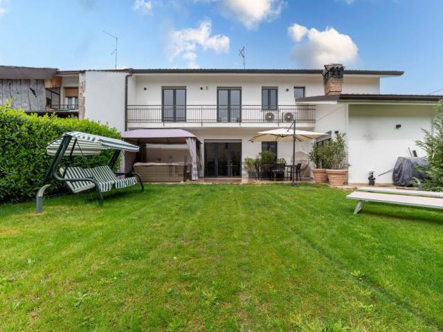 Case e ville in vendita di 239 m²