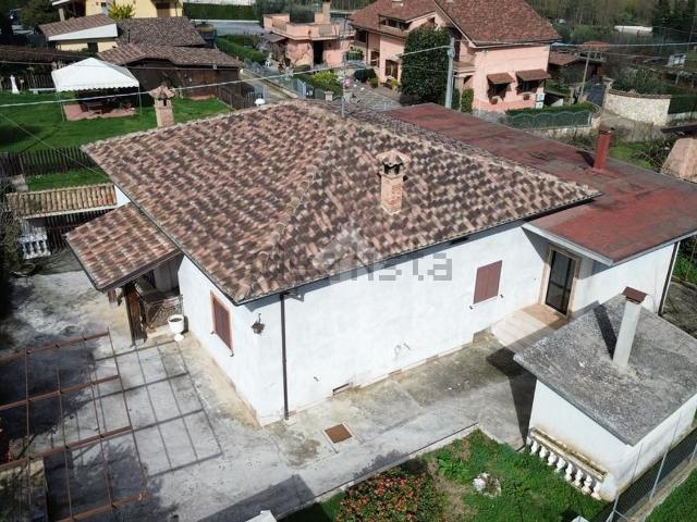 Case e ville in vendita di 239 m² in Via Colle Santo Giudico, 101