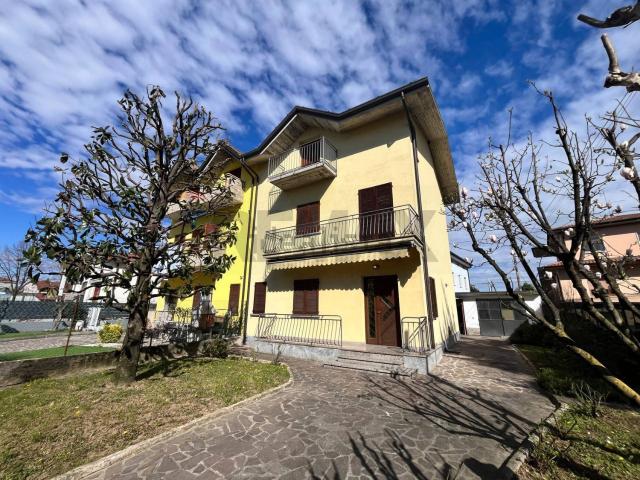 Case e ville in vendita di 239 m² in Via San Rocco, 5