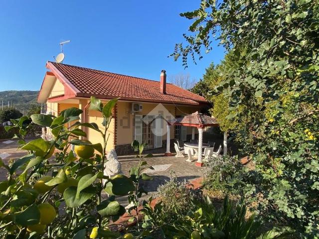 Case e ville in vendita di 239 m² in Contrada Cafaro