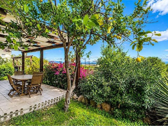 Case e ville in vendita di 239 m² in Strada Quattro
