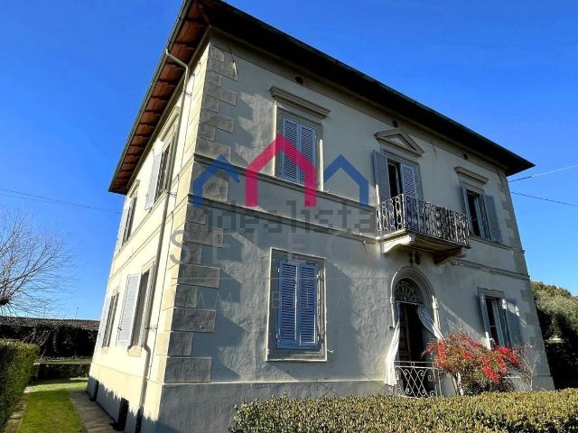 Case e ville in vendita di 240 m²