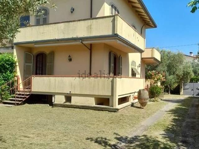 Case e ville in vendita di 240 m²