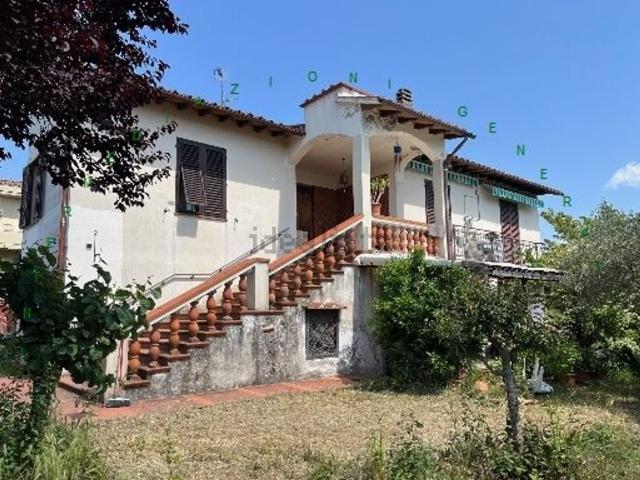 Case e ville in vendita di 240 m²
