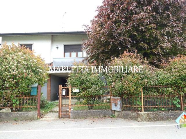 Case e ville in vendita di 240 m²