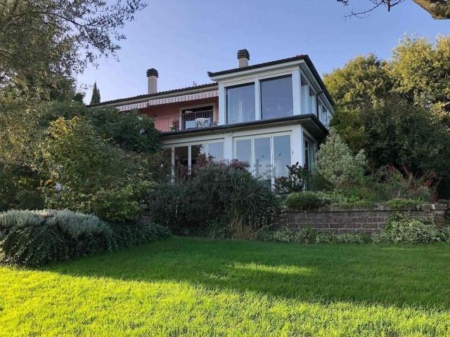 Case e ville in vendita di 240 m²