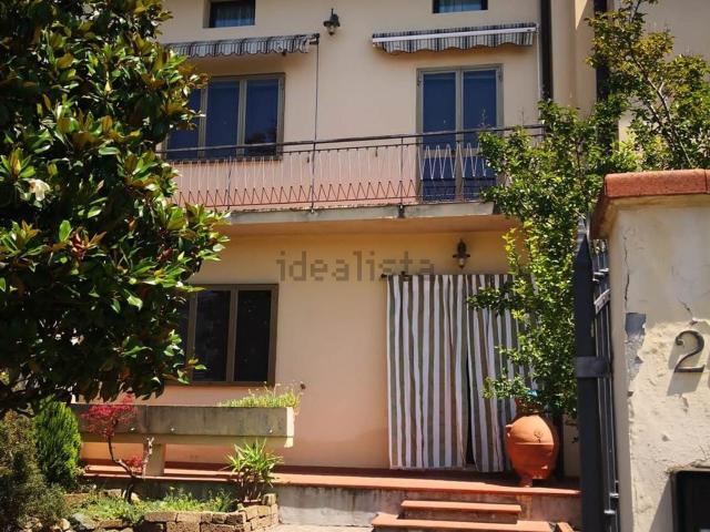 Case e ville in vendita di 240 m²