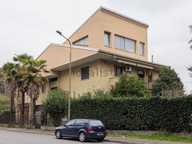 Case e ville in vendita di 240 m²