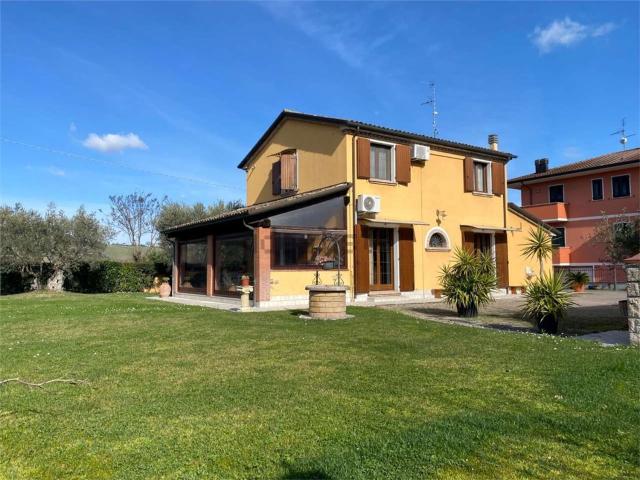 Case e ville in vendita di 240 m²